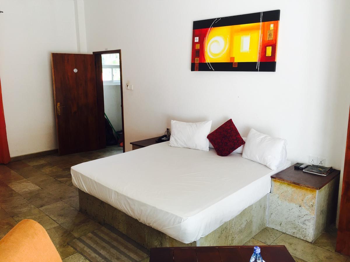 Sleek Hotel Kegalle Kültér fotó