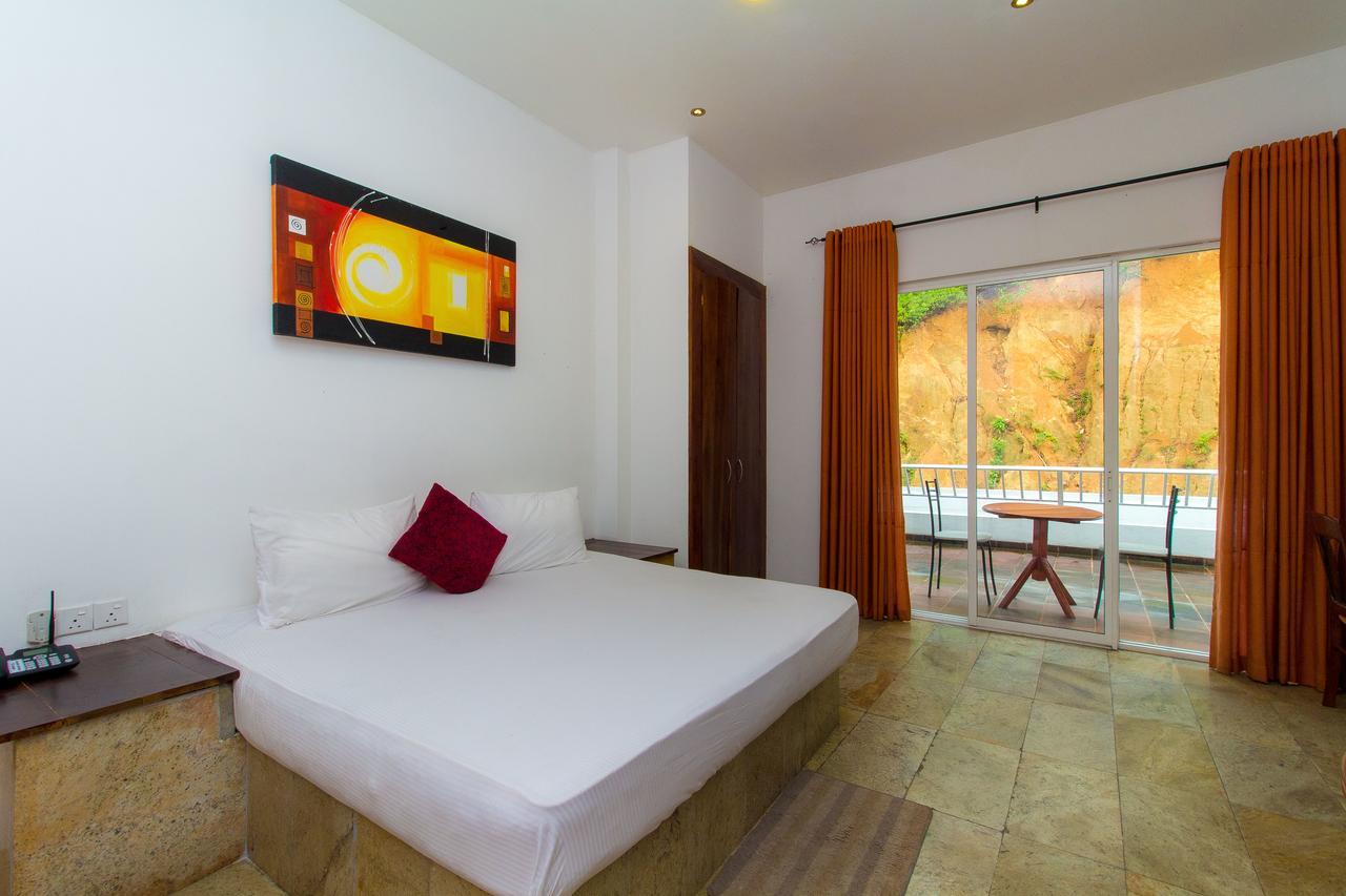 Sleek Hotel Kegalle Kültér fotó